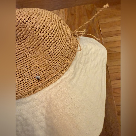 Helen Kaminski Tan White Wide Brim Sun Beach Gardening Hat Raffia Linen